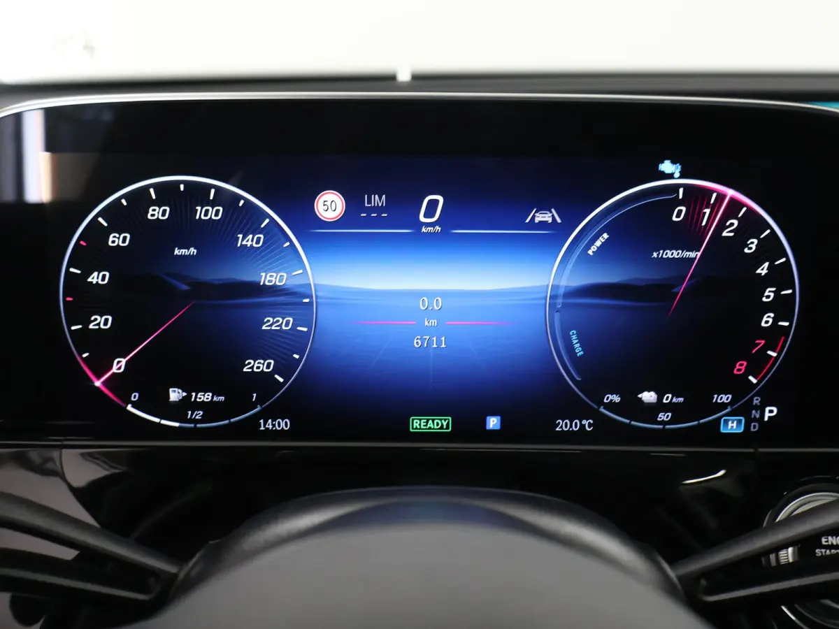 300e Sport Edition | Panoramaschuifdak | Trekhaak | Premium Pakket | 360°-camera | MBUX Superscreen | Burmester |