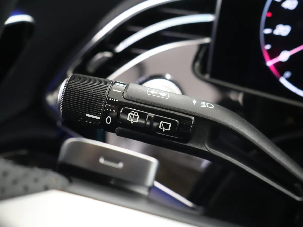 300e Sport Edition | Panoramaschuifdak | Trekhaak | Premium Pakket | 360°-camera | MBUX Superscreen | Burmester |