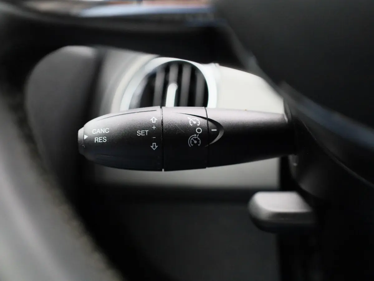 1.0 Hybrid Dolcevita | BLUETOOTH | DAB RADIO | CRUISE CONTROL | LICHTMETALEN VELGEN | LED DAGRIJVERLICHTING | MULTIFUNCTIONEEL STUURWIEL | AIRCO |