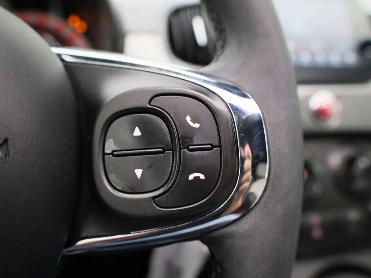 1.0 Hybrid Dolcevita | BLUETOOTH | DAB RADIO | CRUISE CONTROL | LICHTMETALEN VELGEN | LED DAGRIJVERLICHTING | MULTIFUNCTIONEEL STUURWIEL | AIRCO |