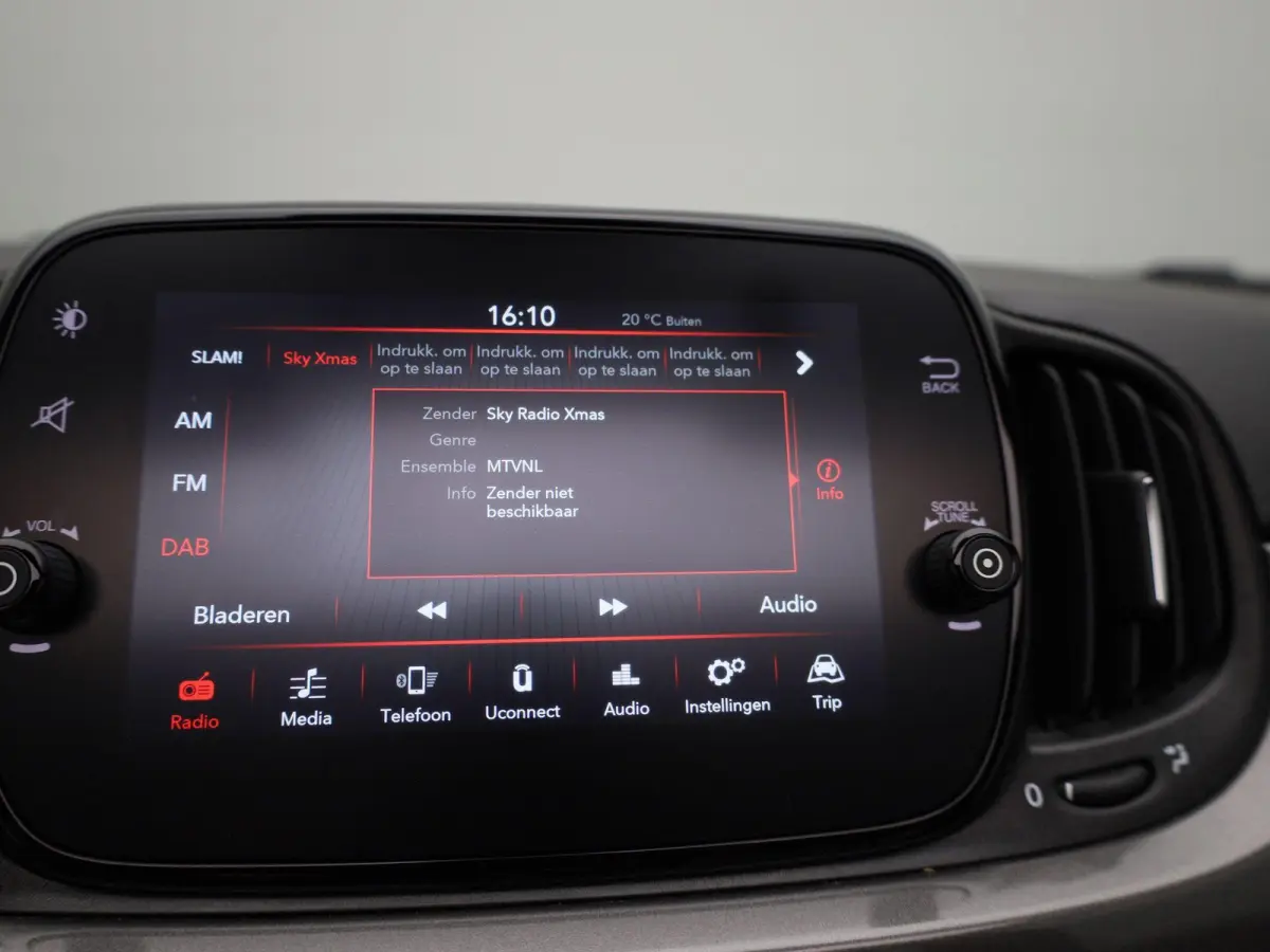 1.0 Hybrid Dolcevita | BLUETOOTH | DAB RADIO | CRUISE CONTROL | LICHTMETALEN VELGEN | LED DAGRIJVERLICHTING | MULTIFUNCTIONEEL STUURWIEL | AIRCO |