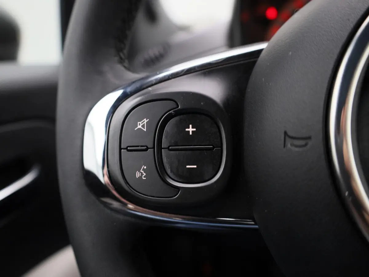 1.0 Hybrid Dolcevita | BLUETOOTH | DAB RADIO | CRUISE CONTROL | LICHTMETALEN VELGEN | LED DAGRIJVERLICHTING | MULTIFUNCTIONEEL STUURWIEL | AIRCO |