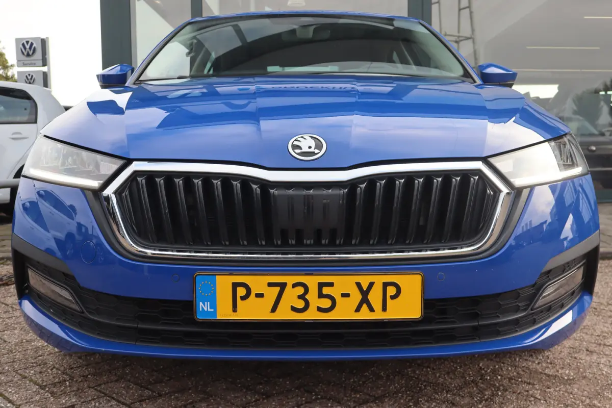 Hatchback 1.0 e-TSI Business Edition 110PK TREKHAAK | Apple Carplay/Android Auto|telefoonintegratie premium | Elektrisch bedienbare achterklep | Keyless start
