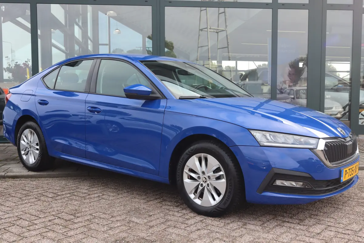 Hatchback 1.0 e-TSI Business Edition 110PK TREKHAAK | Apple Carplay/Android Auto|telefoonintegratie premium | Elektrisch bedienbare achterklep | Keyless start
