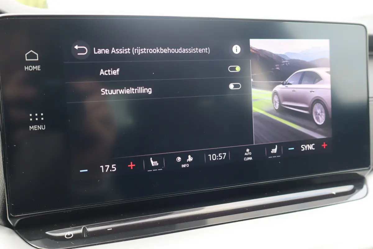 Hatchback 1.0 e-TSI Business Edition 110PK TREKHAAK | Apple Carplay/Android Auto|telefoonintegratie premium | Elektrisch bedienbare achterklep | Keyless start