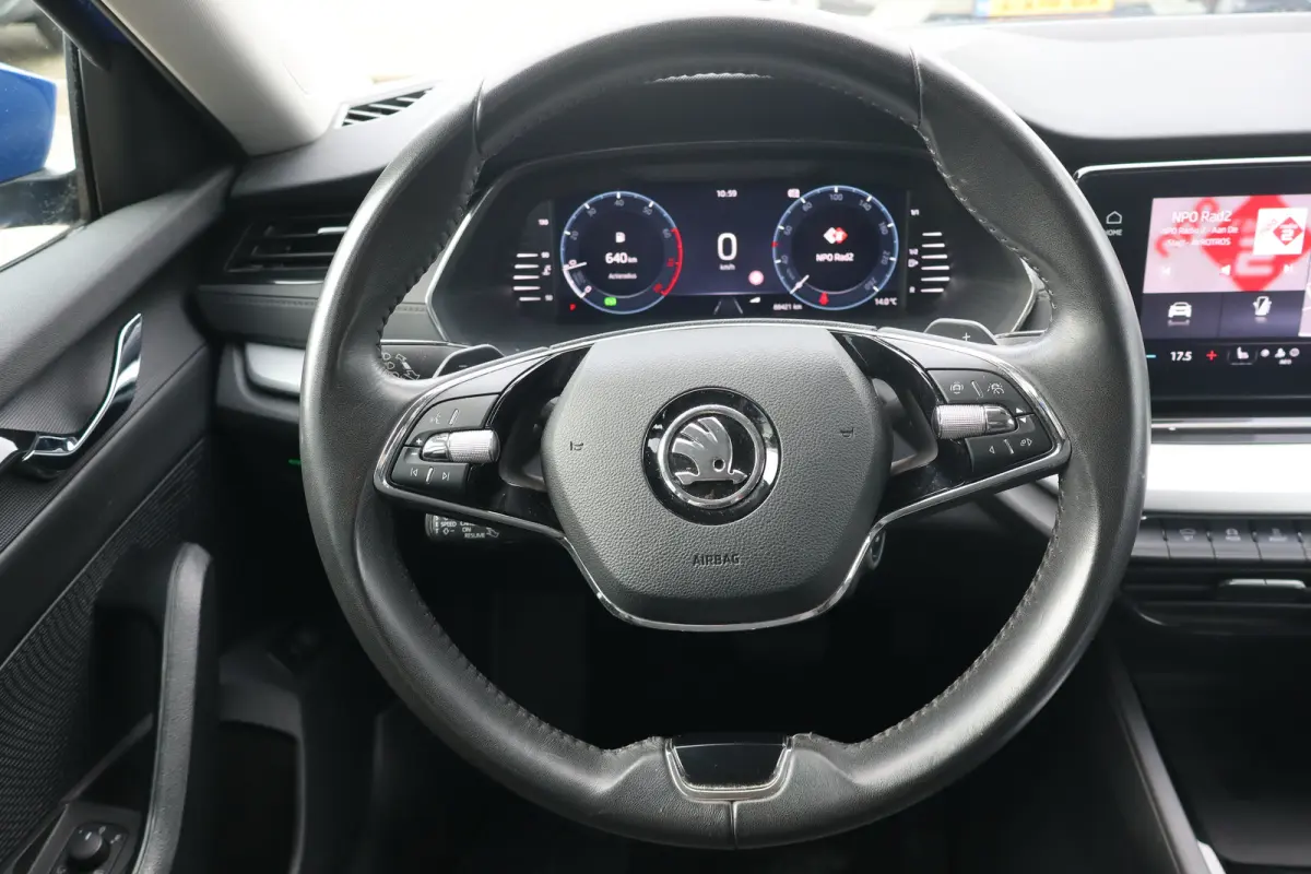Hatchback 1.0 e-TSI Business Edition 110PK TREKHAAK | Apple Carplay/Android Auto|telefoonintegratie premium | Elektrisch bedienbare achterklep | Keyless start