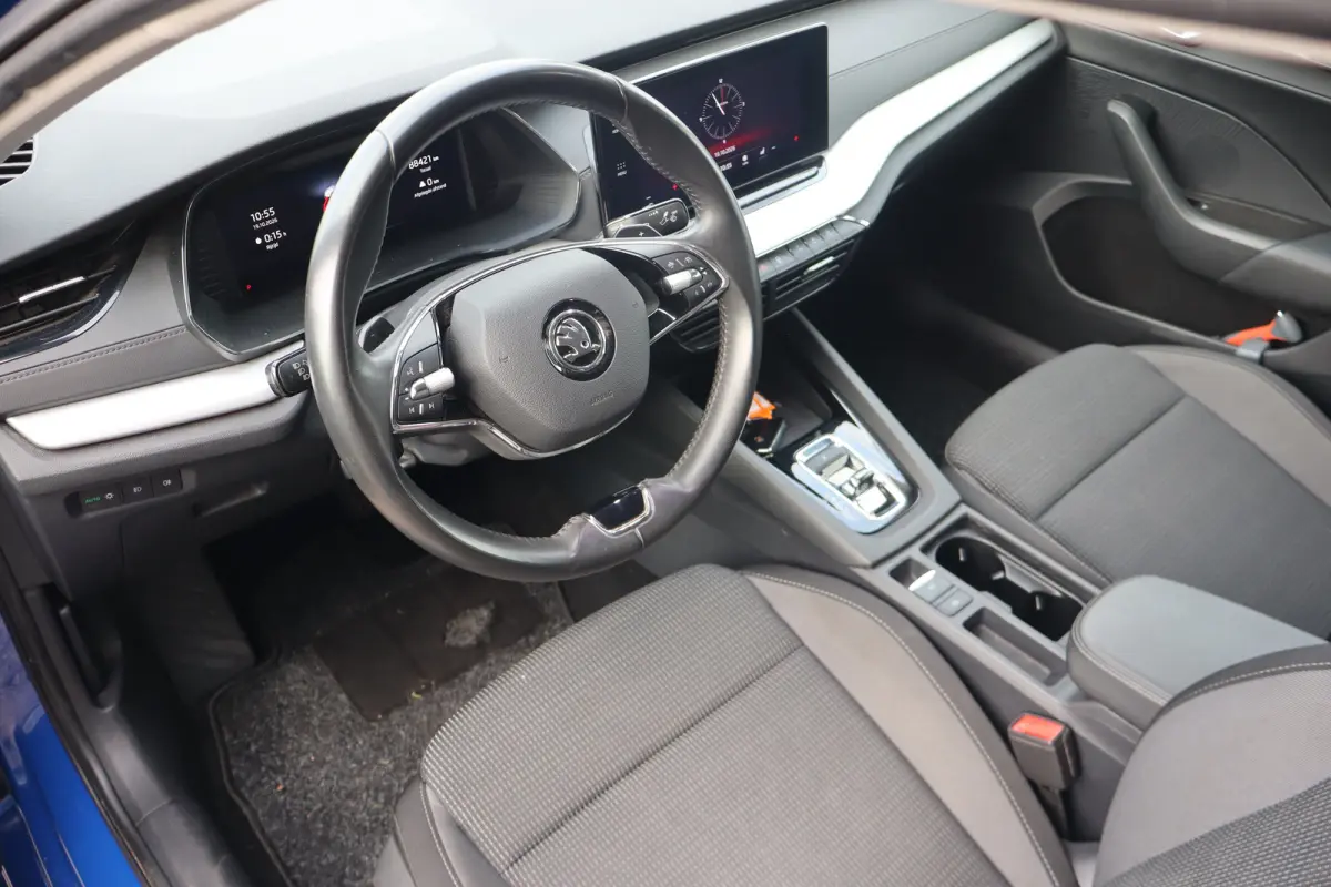 Hatchback 1.0 e-TSI Business Edition 110PK TREKHAAK | Apple Carplay/Android Auto|telefoonintegratie premium | Elektrisch bedienbare achterklep | Keyless start
