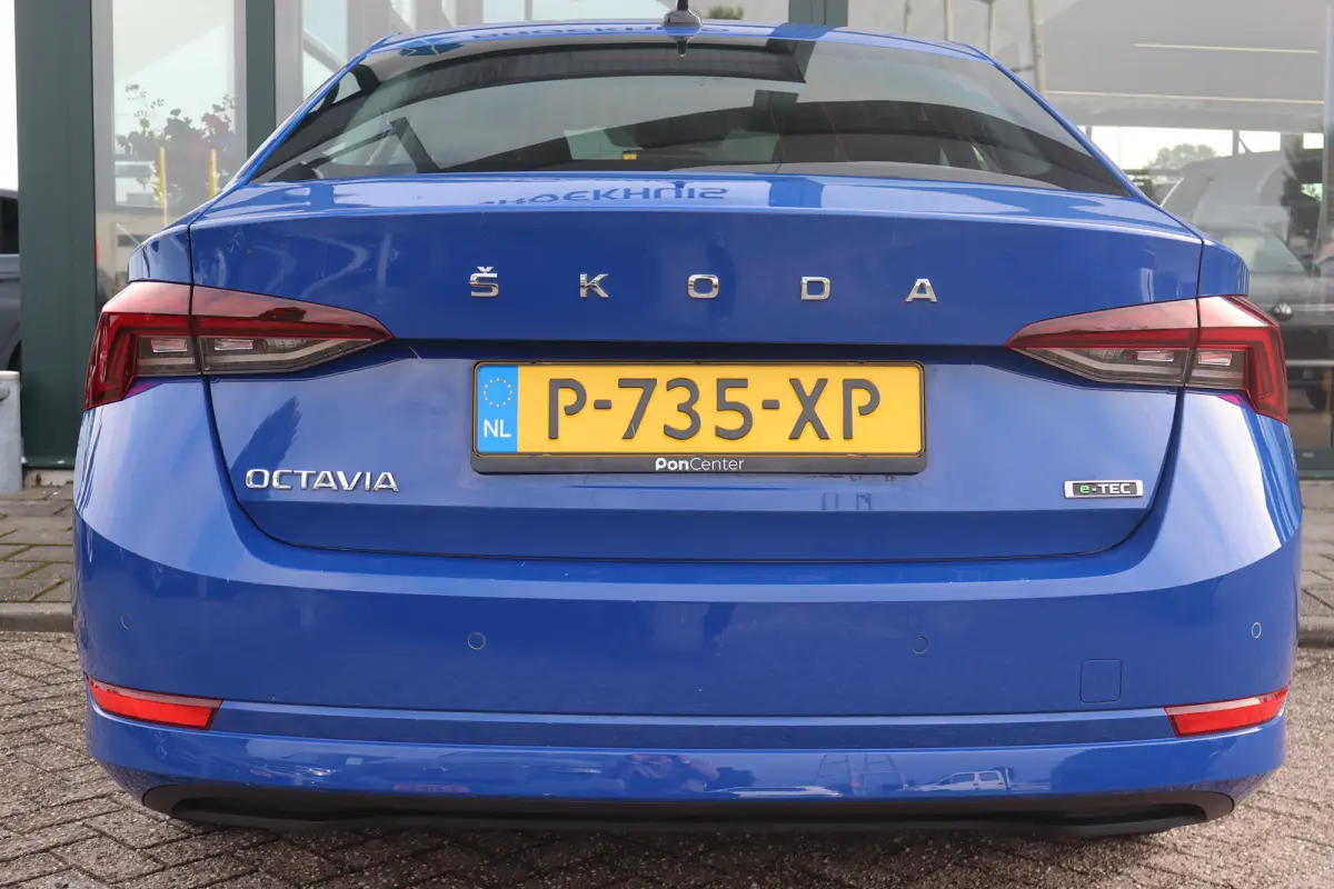 Hatchback 1.0 e-TSI Business Edition 110PK TREKHAAK | Apple Carplay/Android Auto|telefoonintegratie premium | Elektrisch bedienbare achterklep | Keyless start