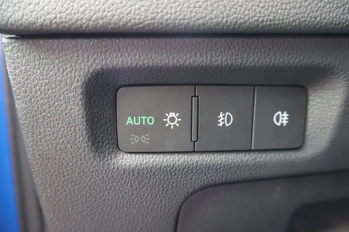 Hatchback 1.0 e-TSI Business Edition 110PK TREKHAAK | Apple Carplay/Android Auto|telefoonintegratie premium | Elektrisch bedienbare achterklep | Keyless start