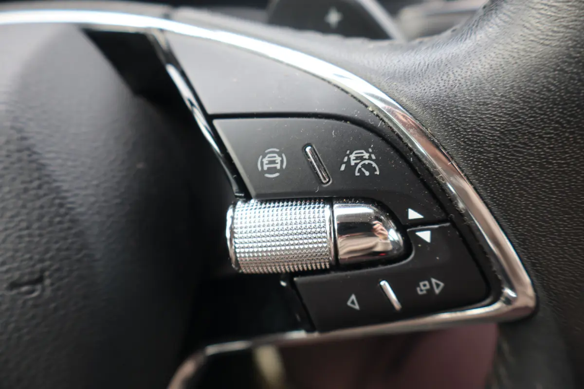Hatchback 1.0 e-TSI Business Edition 110PK TREKHAAK | Apple Carplay/Android Auto|telefoonintegratie premium | Elektrisch bedienbare achterklep | Keyless start