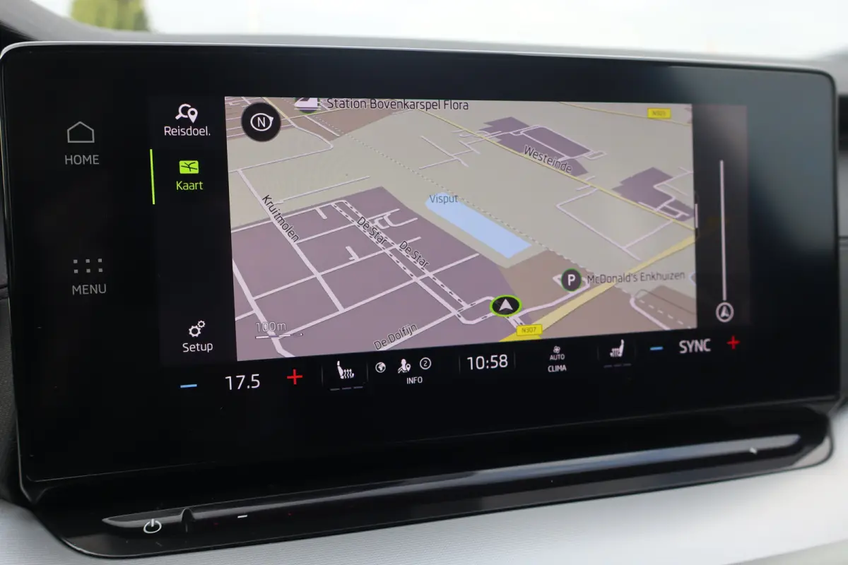 Hatchback 1.0 e-TSI Business Edition 110PK TREKHAAK | Apple Carplay/Android Auto|telefoonintegratie premium | Elektrisch bedienbare achterklep | Keyless start