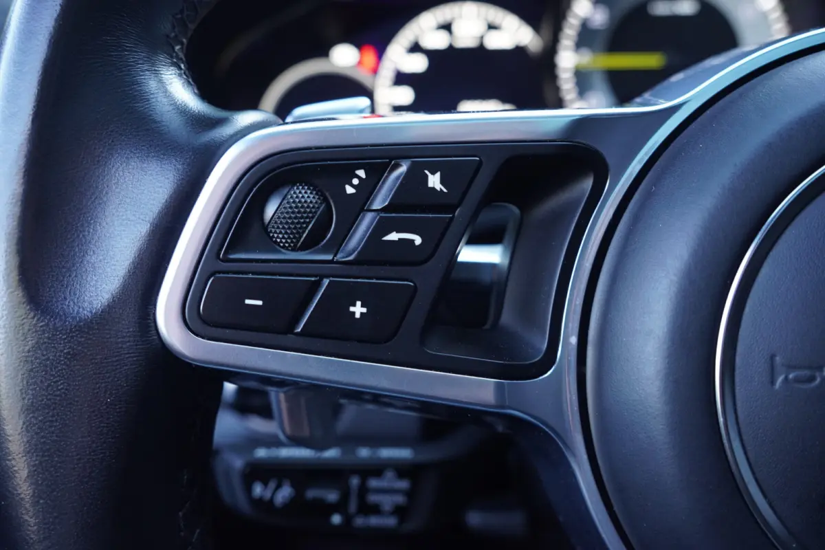 3.0 E-Hybrid - BURMESTER - 360 CAMERA - LUCHTVERING - TREKHAAK -
