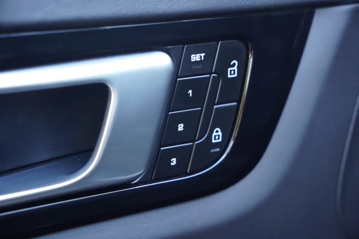 3.0 E-Hybrid - BURMESTER - 360 CAMERA - LUCHTVERING - TREKHAAK -
