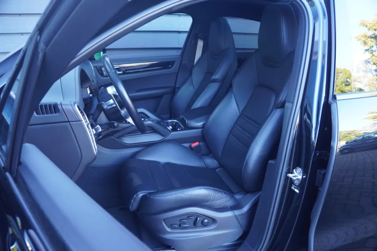 3.0 E-Hybrid - BURMESTER - 360 CAMERA - LUCHTVERING - TREKHAAK -