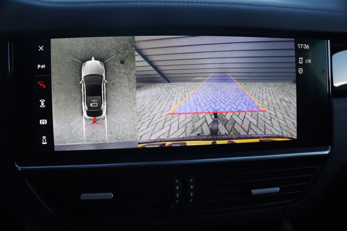 3.0 E-Hybrid - BURMESTER - 360 CAMERA - LUCHTVERING - TREKHAAK -