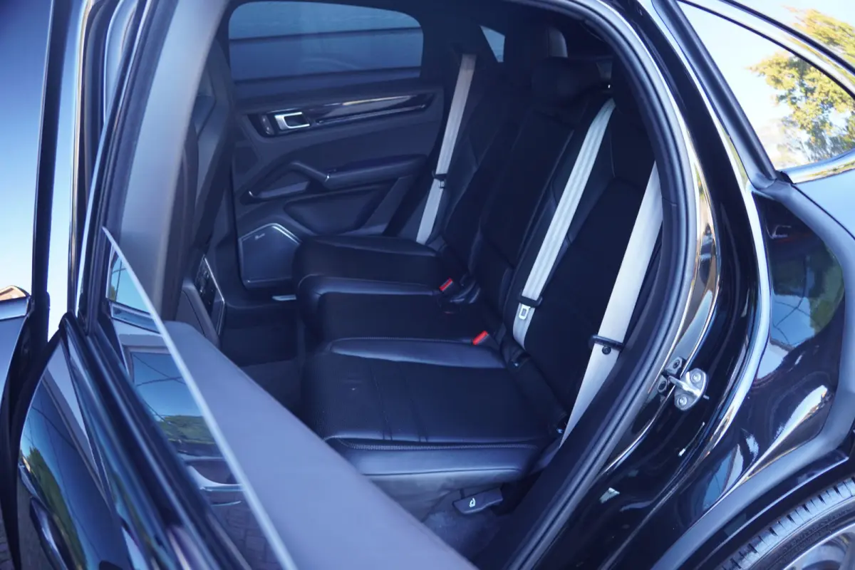 3.0 E-Hybrid - BURMESTER - 360 CAMERA - LUCHTVERING - TREKHAAK -