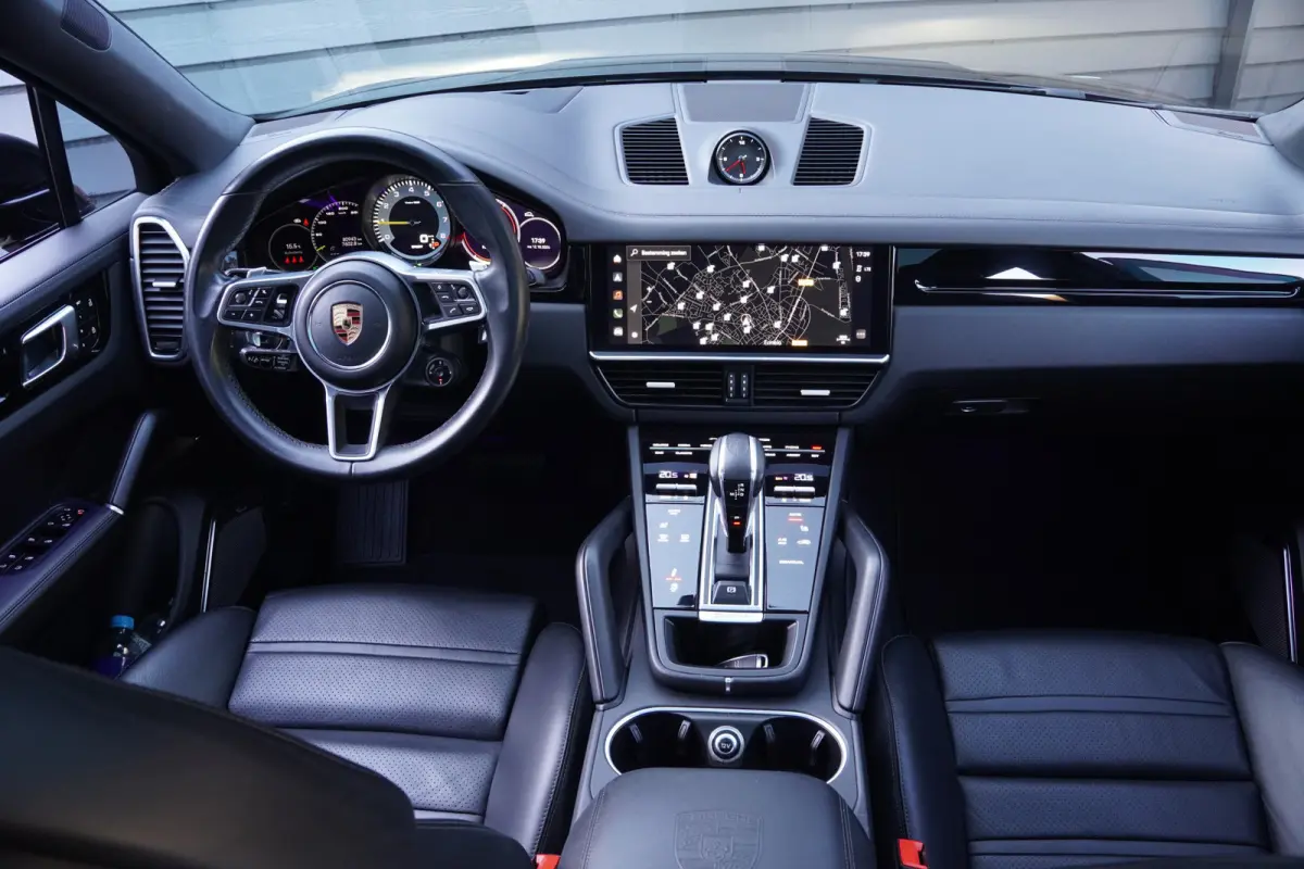 3.0 E-Hybrid - BURMESTER - 360 CAMERA - LUCHTVERING - TREKHAAK -