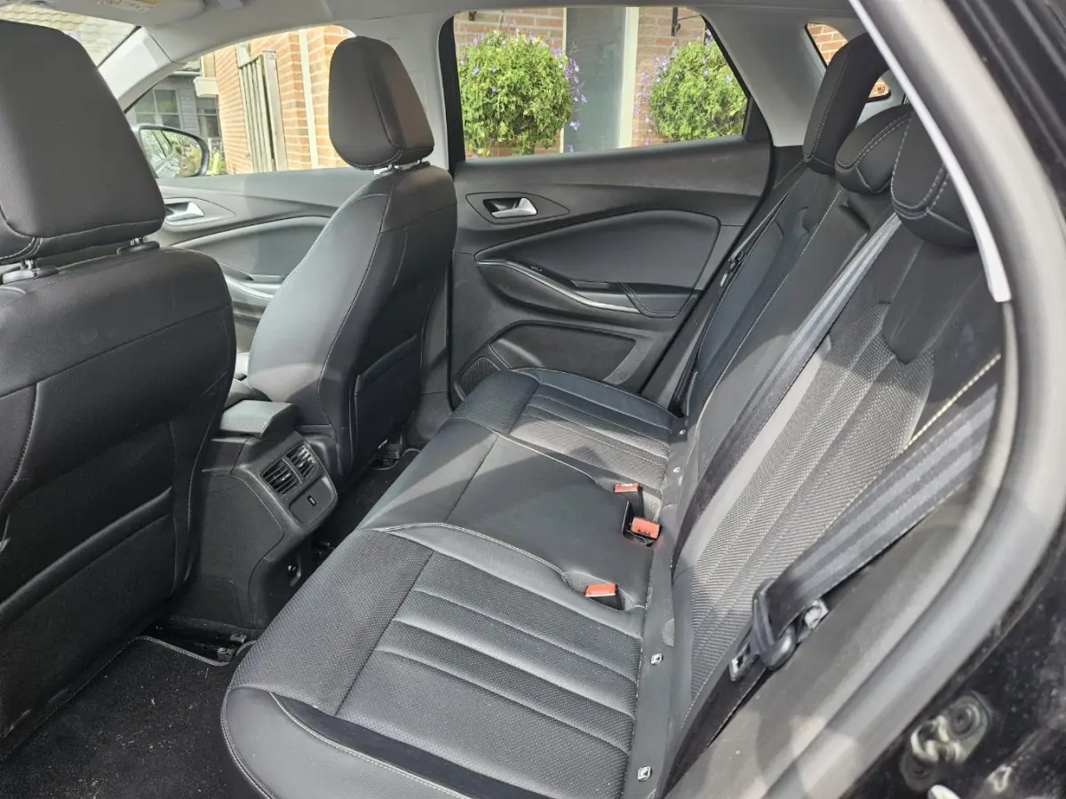 1.6 Turbo Hybrid Elegance Elek. Stoelen met Geheugen | Stoelverwarming en Ventialtie | Camera | Trekhaak | Carplay | Keyless | Achteruitrijcamera | Apple Carplay/Android Auto|telefoonintegra