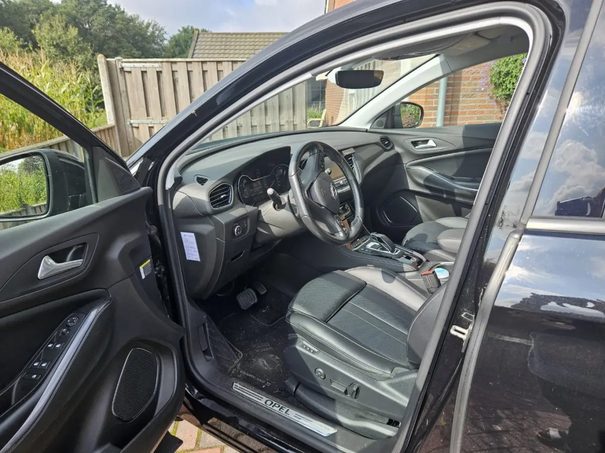 1.6 Turbo Hybrid Elegance Elek. Stoelen met Geheugen | Stoelverwarming en Ventialtie | Camera | Trekhaak | Carplay | Keyless | Achteruitrijcamera | Apple Carplay/Android Auto|telefoonintegra
