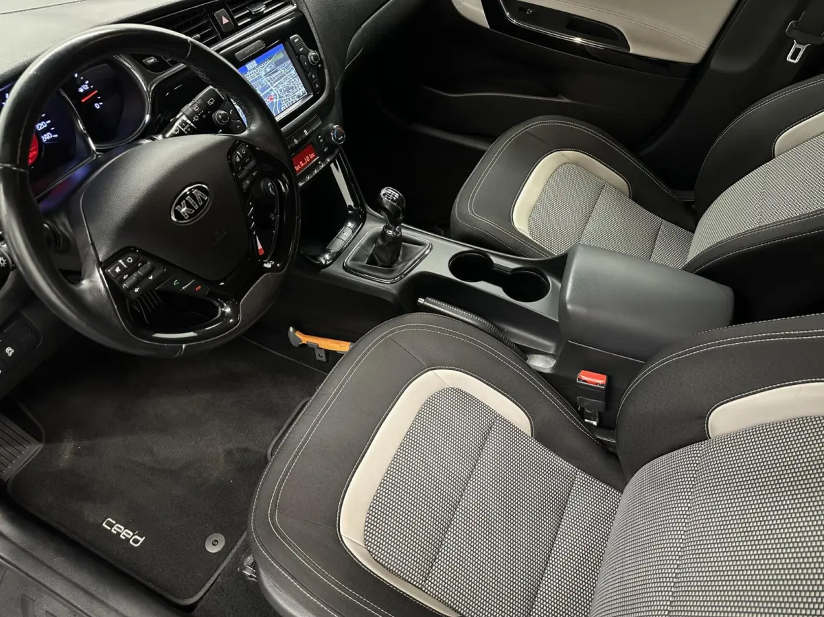cee'd 1.6 GDI DynamicLine 74000 KM TREKHAAK CRUISE