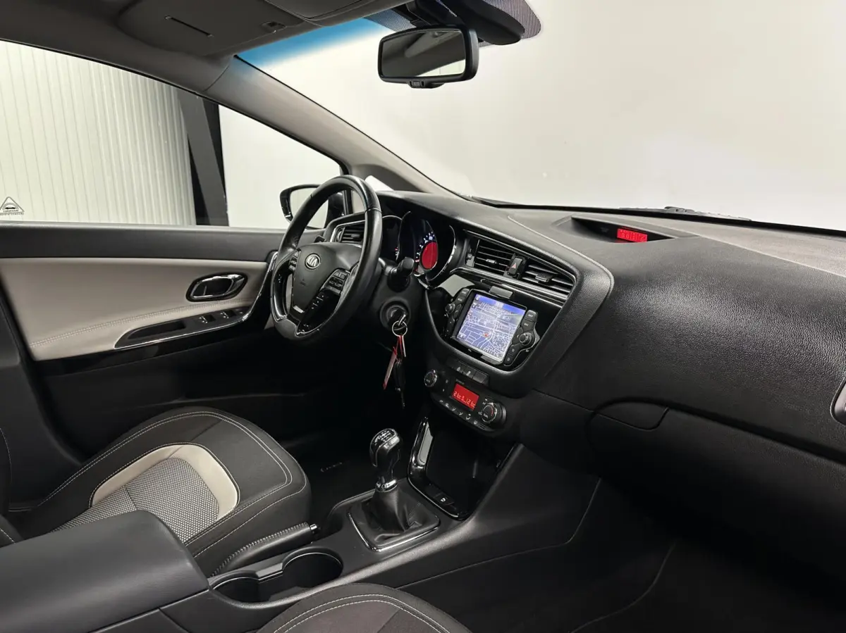cee'd 1.6 GDI DynamicLine 74000 KM TREKHAAK CRUISE