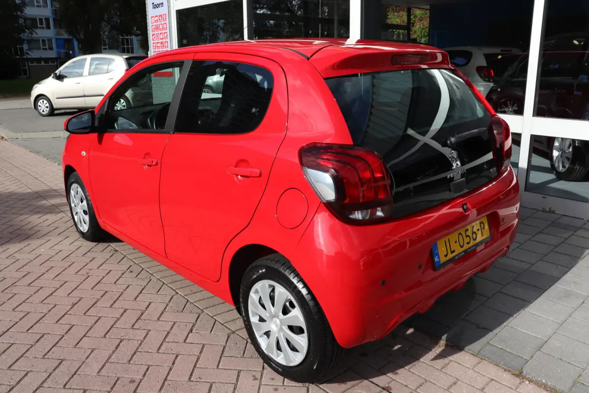 1.0 VTi Active Automaat. Uniek! Zeer lage km stand! Eerste eigenaar.