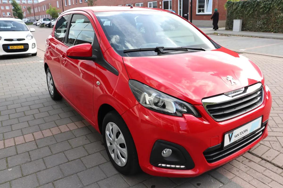 1.0 VTi Active Automaat. Uniek! Zeer lage km stand! Eerste eigenaar.
