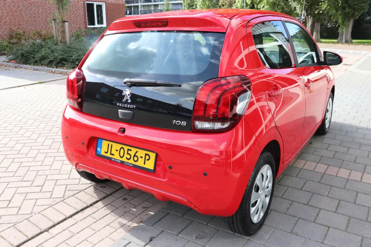 1.0 VTi Active Automaat. Uniek! Zeer lage km stand! Eerste eigenaar.