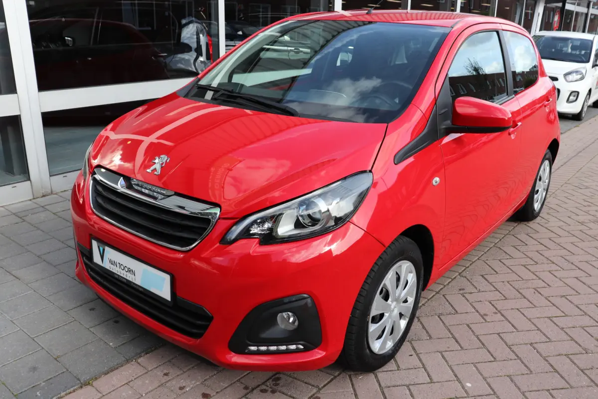1.0 VTi Active Automaat. Uniek! Zeer lage km stand! Eerste eigenaar.