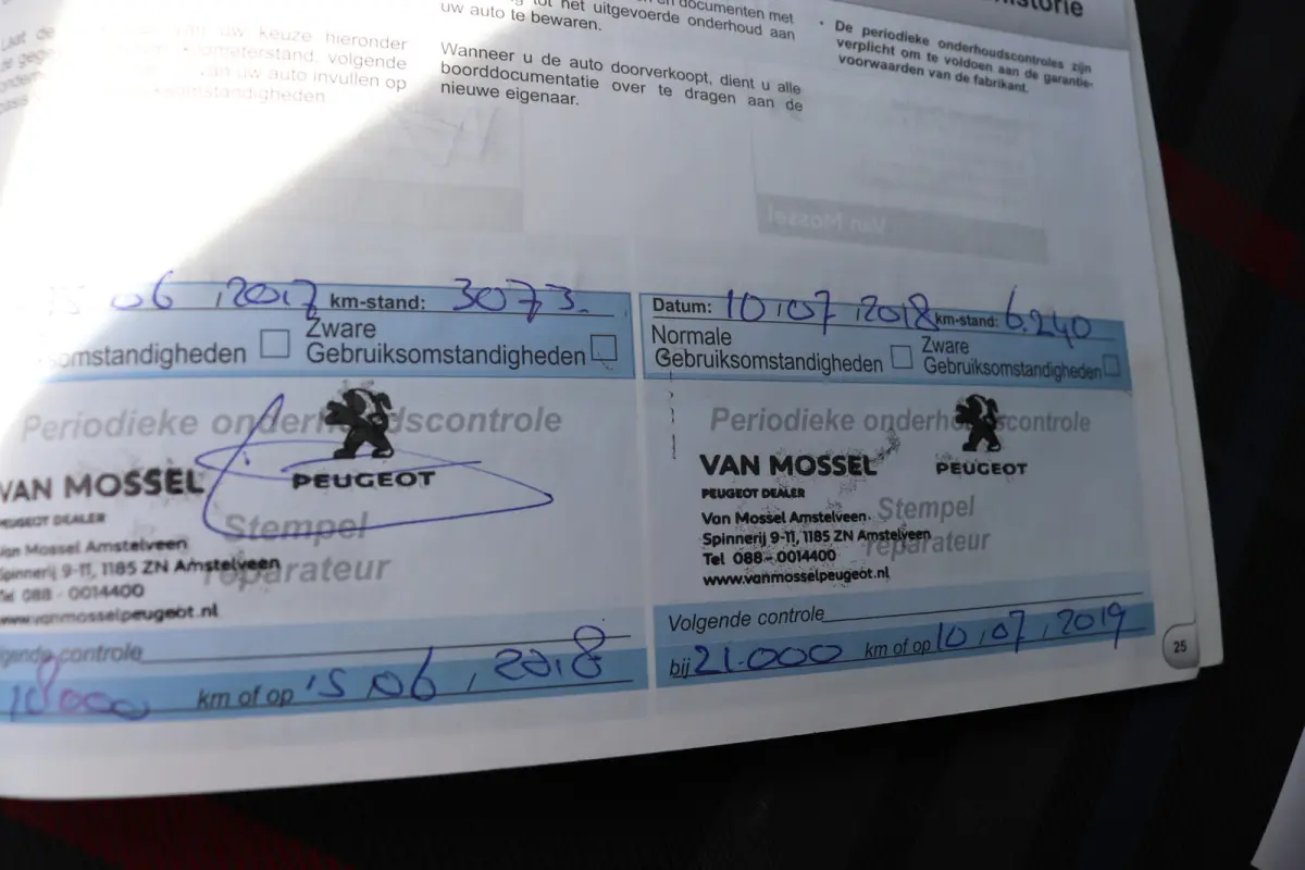 1.0 VTi Active Automaat. Uniek! Zeer lage km stand! Eerste eigenaar.
