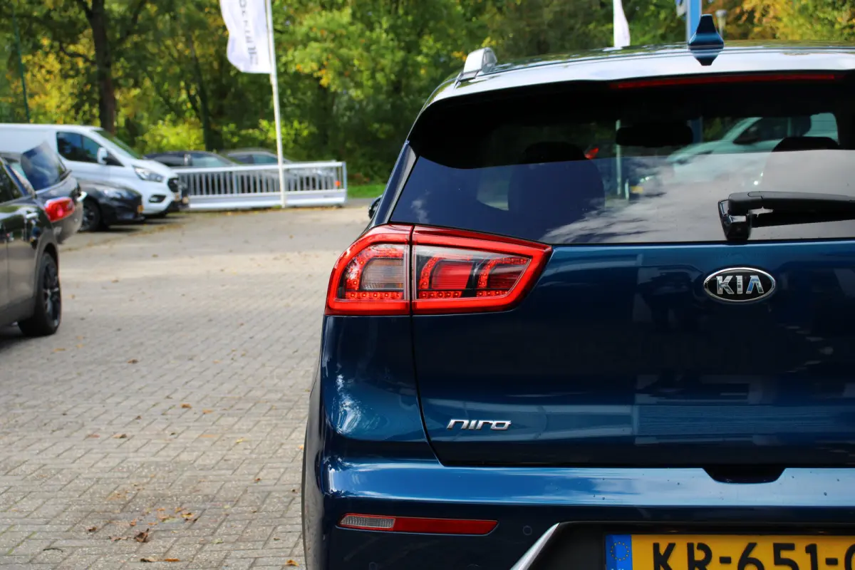 1.6 GDi Hybrid BusinessLine | NL-AUTO! | STOEL + STUURVERWARMING | ADAPTIVE CRUISE | LANE ASISST | CAMERA | PARK SENS V+A | LED | LEDER