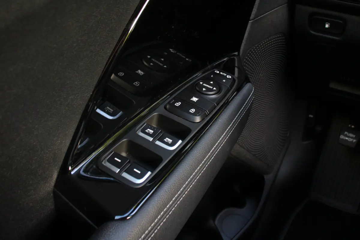 1.6 GDi Hybrid BusinessLine | NL-AUTO! | STOEL + STUURVERWARMING | ADAPTIVE CRUISE | LANE ASISST | CAMERA | PARK SENS V+A | LED | LEDER