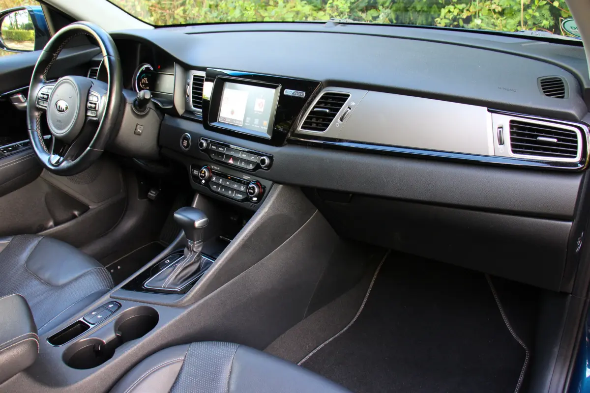 1.6 GDi Hybrid BusinessLine | NL-AUTO! | STOEL + STUURVERWARMING | ADAPTIVE CRUISE | LANE ASISST | CAMERA | PARK SENS V+A | LED | LEDER