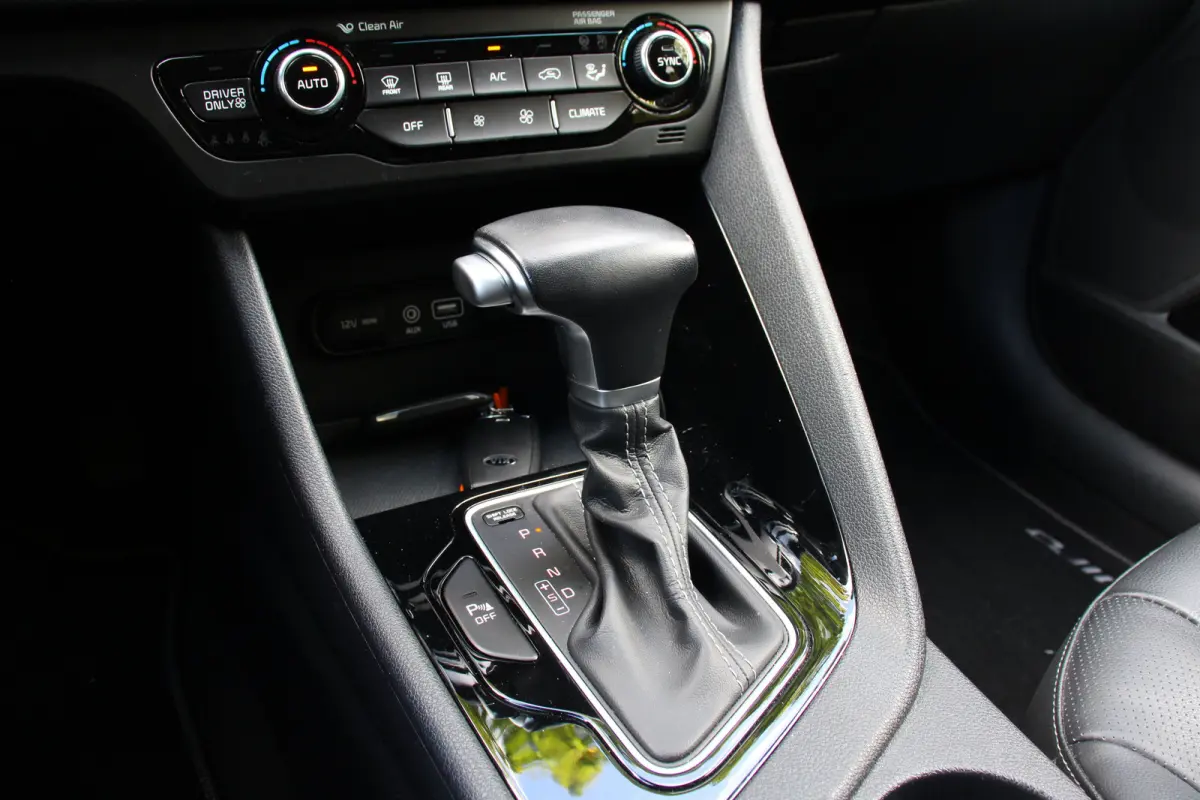1.6 GDi Hybrid BusinessLine | NL-AUTO! | STOEL + STUURVERWARMING | ADAPTIVE CRUISE | LANE ASISST | CAMERA | PARK SENS V+A | LED | LEDER