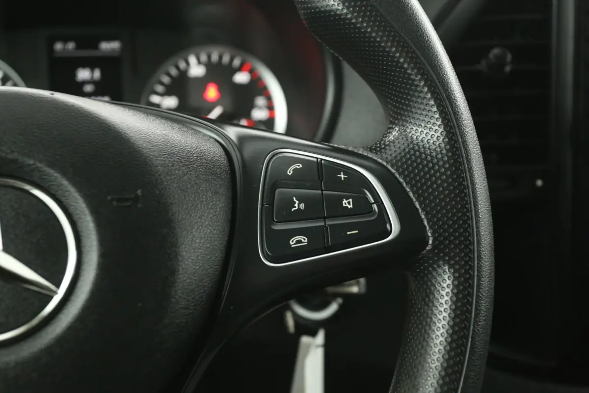 111 CDI Lang | Airco | Camera | Cruise | 3 Zits | Trekhaak | Navi | Parkeersens.