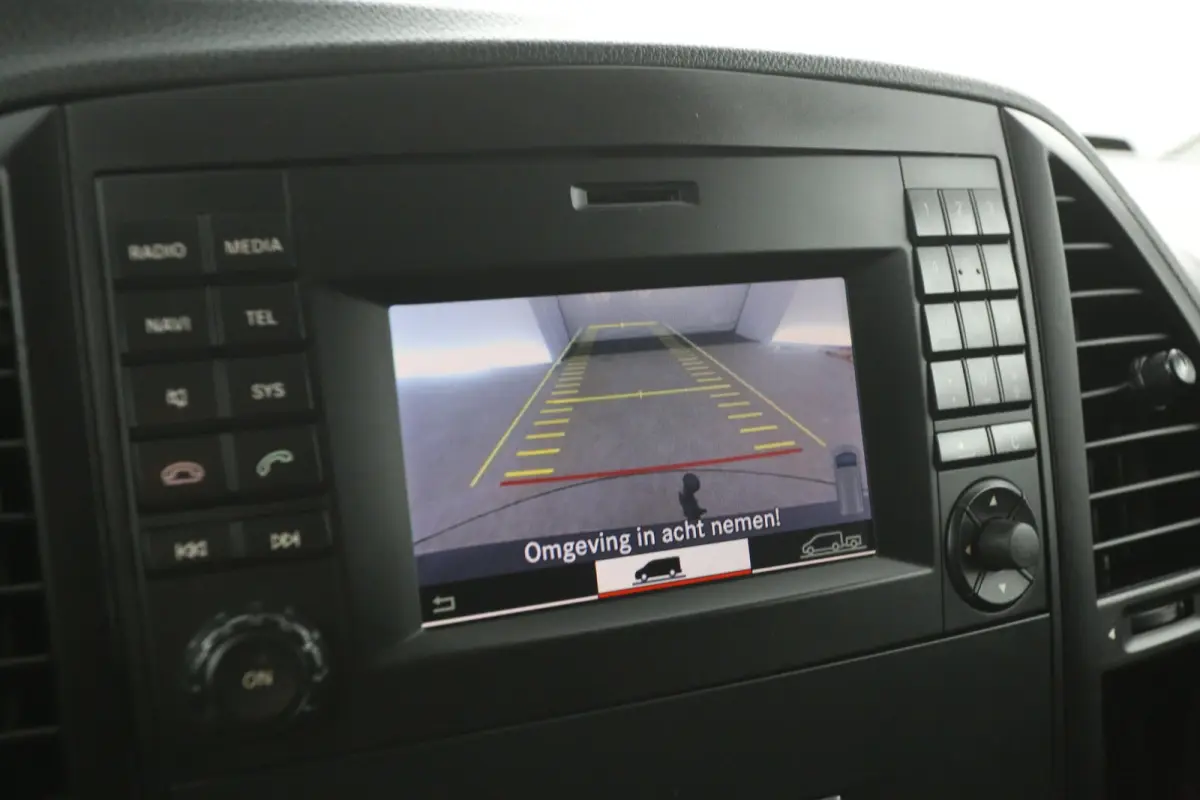 111 CDI Lang | Airco | Camera | Cruise | 3 Zits | Trekhaak | Navi | Parkeersens.