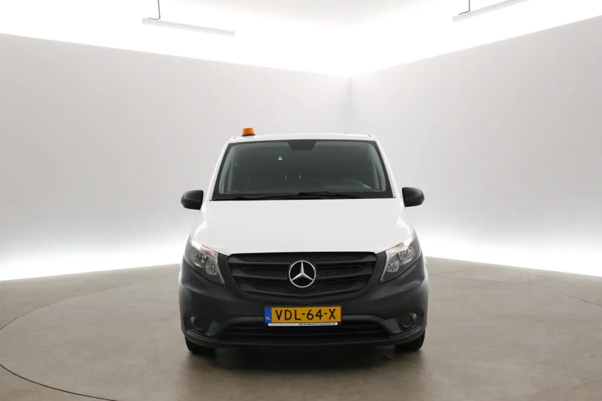 111 CDI Lang | Airco | Camera | Cruise | 3 Zits | Trekhaak | Navi | Parkeersens.