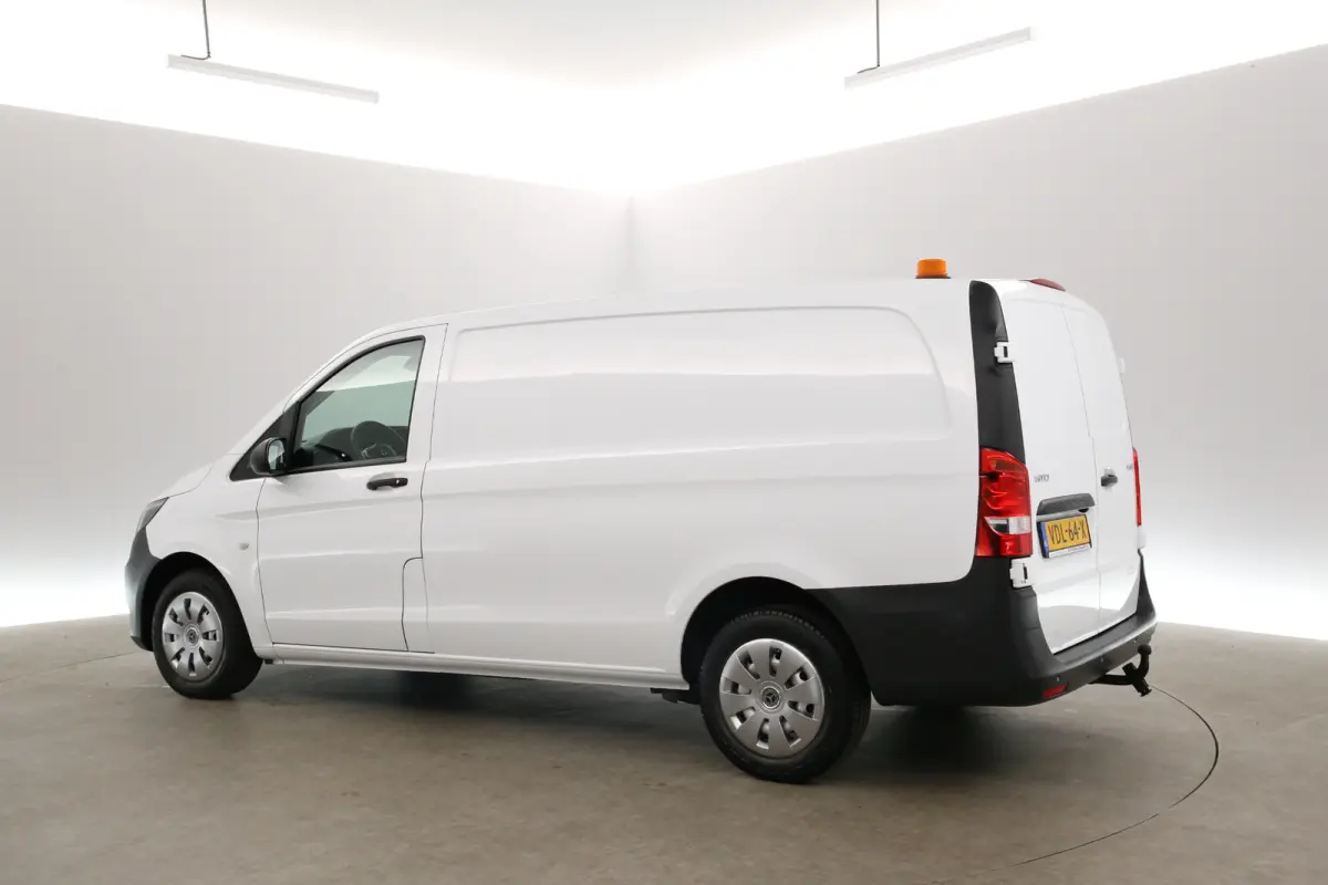 111 CDI Lang | Airco | Camera | Cruise | 3 Zits | Trekhaak | Navi | Parkeersens.