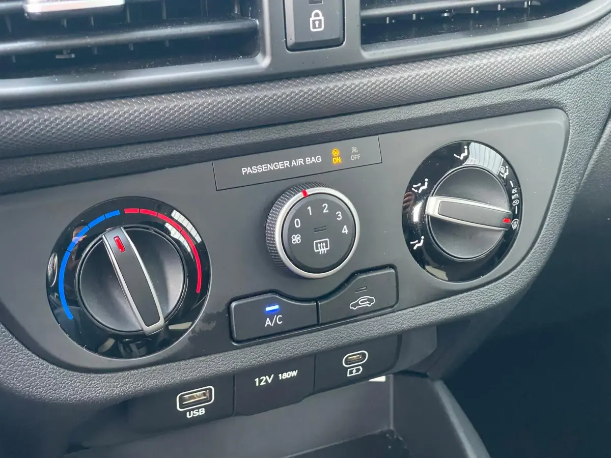 1.0 Comfort Smart | Navi | Airco | Carplay | Parkeercamera | Elek. inkl. spiegels | Cruise Control | Aut. verlichting