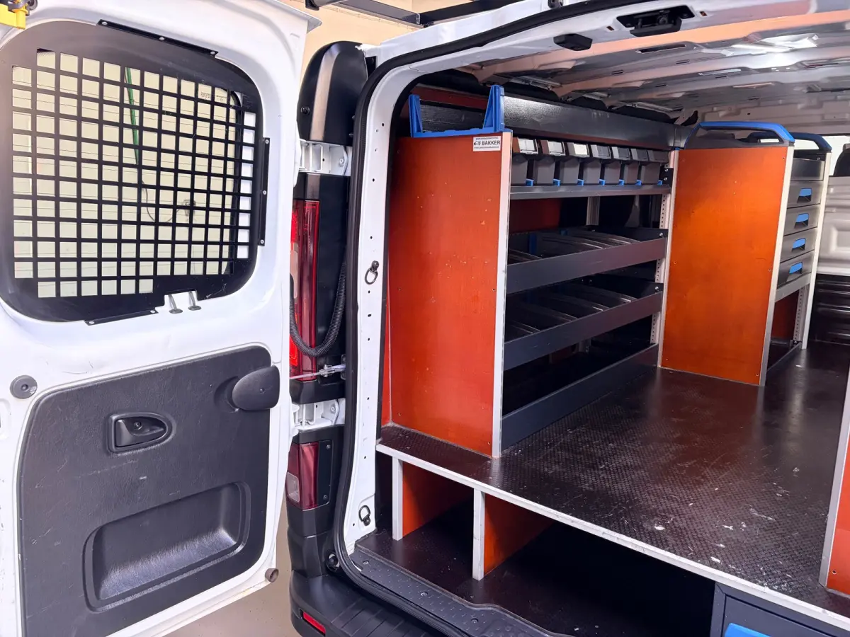 Automaat 2.0 dCi 145pk euro6 T29 L1H1 Comfort, 3Persoons, Sortimo kasten Imperiaal Trekhaak Omvormer RIJKLAARPRIJS