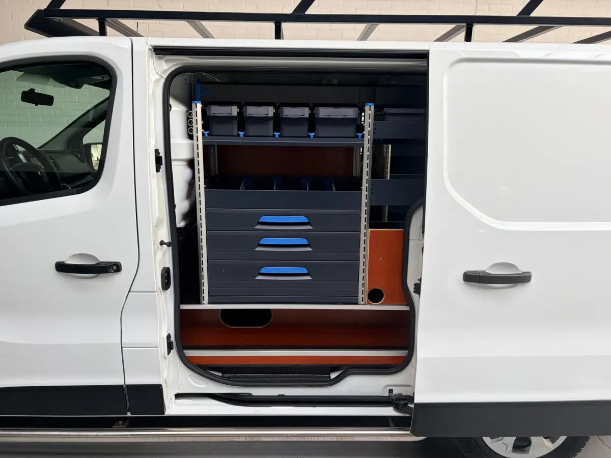 Automaat 2.0 dCi 145pk euro6 T29 L1H1 Comfort, 3Persoons, Sortimo kasten Imperiaal Trekhaak Omvormer RIJKLAARPRIJS