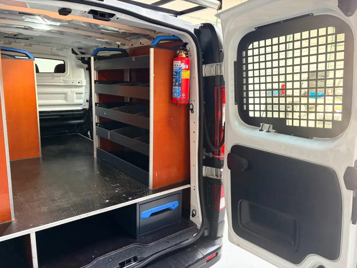 Automaat 2.0 dCi 145pk euro6 T29 L1H1 Comfort, 3Persoons, Sortimo kasten Imperiaal Trekhaak Omvormer RIJKLAARPRIJS