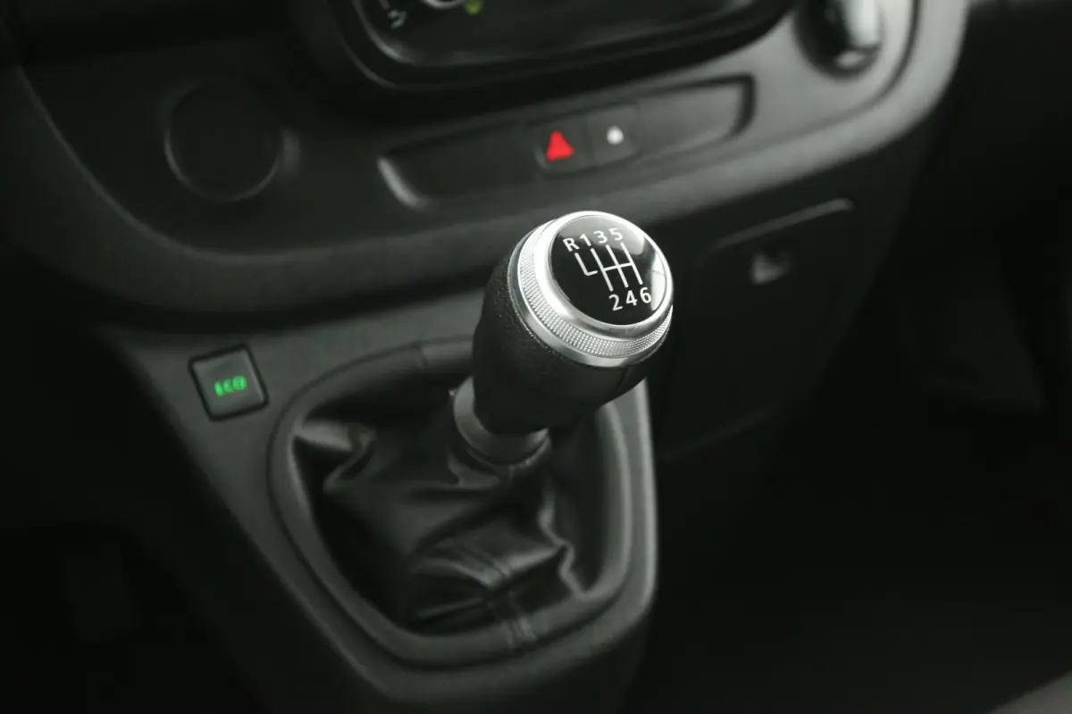 2.0 dCi 145PK L2H1 | Airco | Camera | Cruise | 3 Zits | Carplay | Parkeersens.