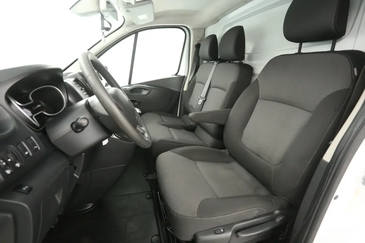 2.0 dCi 145PK L2H1 | Airco | Camera | Cruise | 3 Zits | Carplay | Parkeersens.