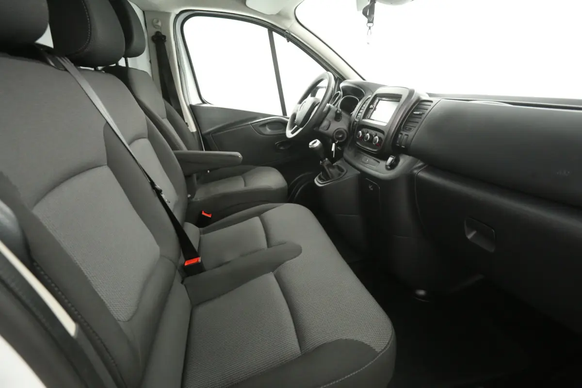 2.0 dCi 145PK L2H1 | Airco | Camera | Cruise | 3 Zits | Carplay | Parkeersens.
