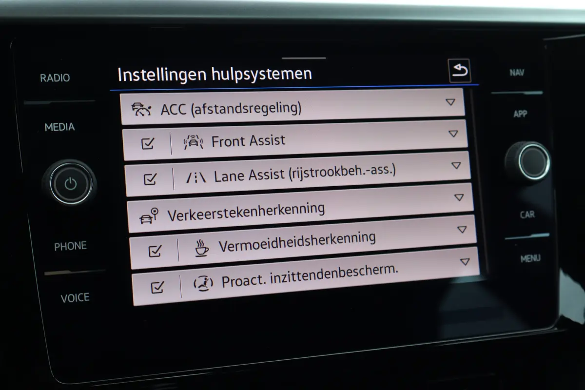 1.4 TSI eHybrid R-Line Business+ 217PK | Apple Carplay/Android Auto|telefoonintegratie premium | Cruise control adaptief | Keyless start