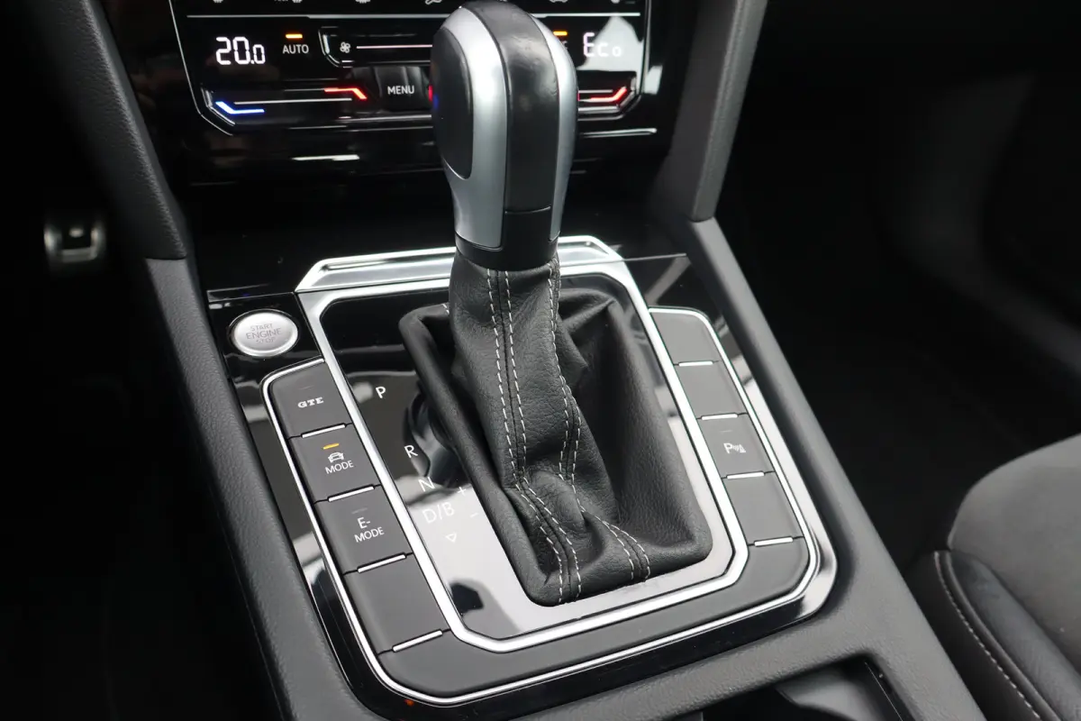 1.4 TSI eHybrid R-Line Business+ 217PK | Apple Carplay/Android Auto|telefoonintegratie premium | Cruise control adaptief | Keyless start