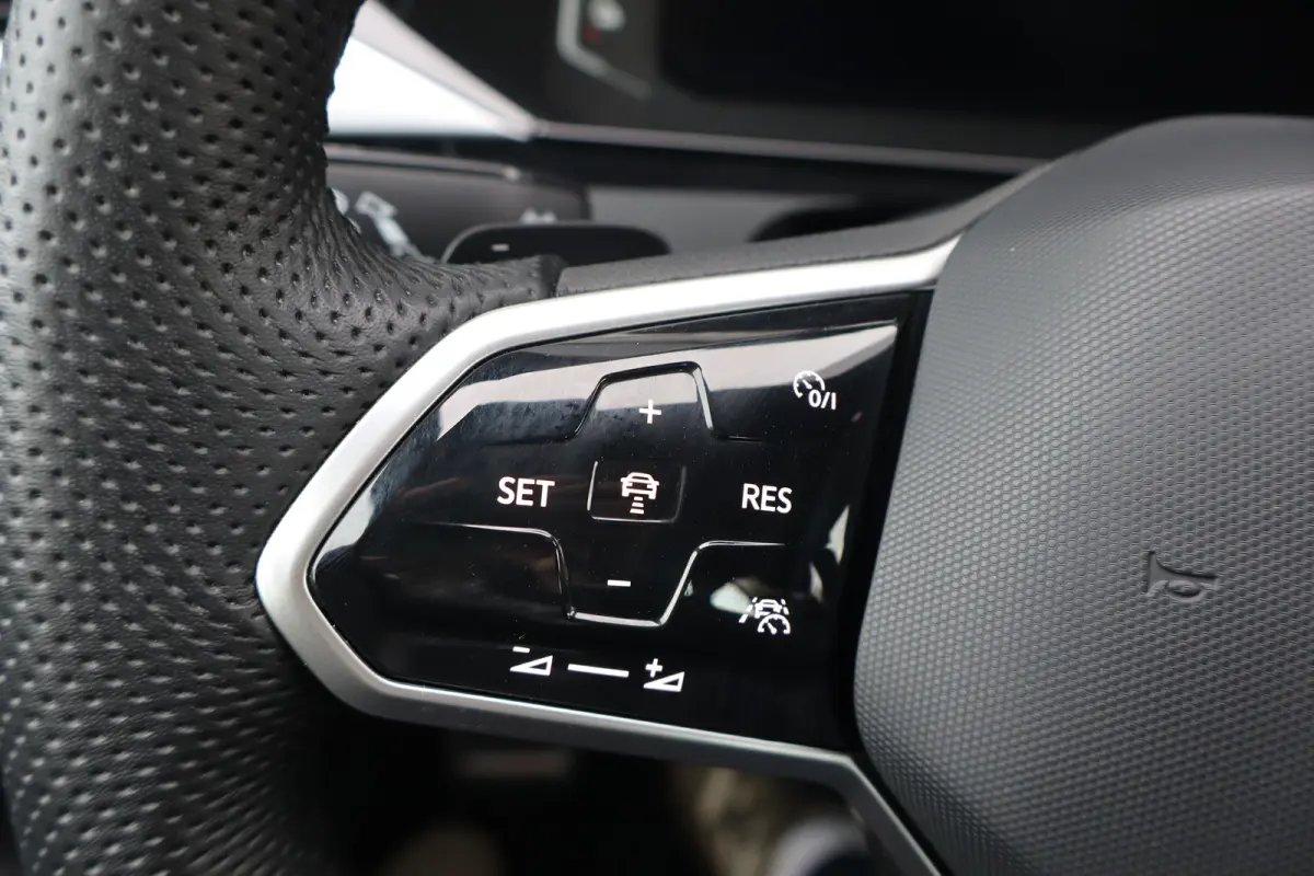 1.4 TSI eHybrid R-Line Business+ 217PK | Apple Carplay/Android Auto|telefoonintegratie premium | Cruise control adaptief | Keyless start