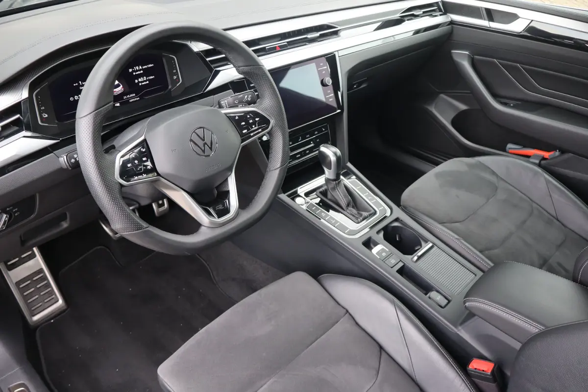 1.4 TSI eHybrid R-Line Business+ 217PK | Apple Carplay/Android Auto|telefoonintegratie premium | Cruise control adaptief | Keyless start