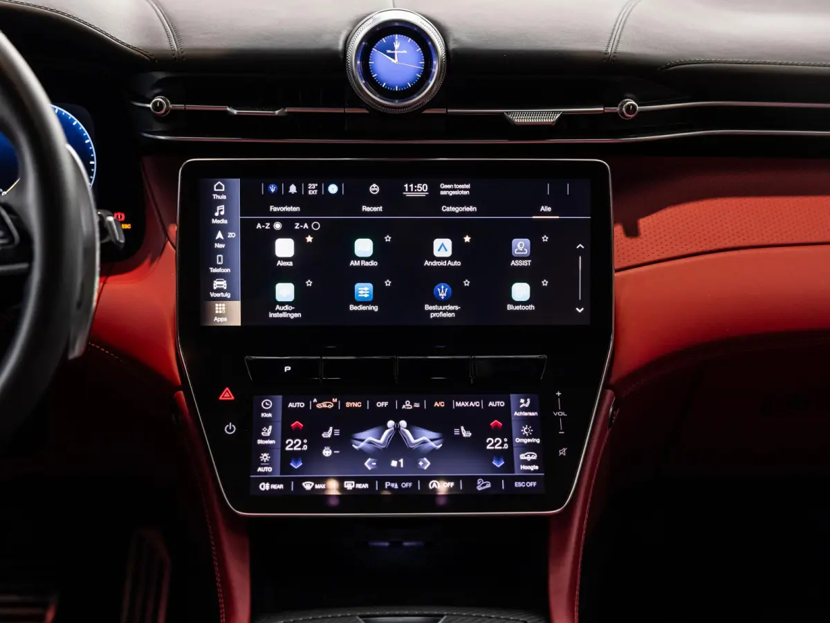 3.0 V6 Trofeo Rood leder | Panoramadak | Surround camera | Sonus Faber audio